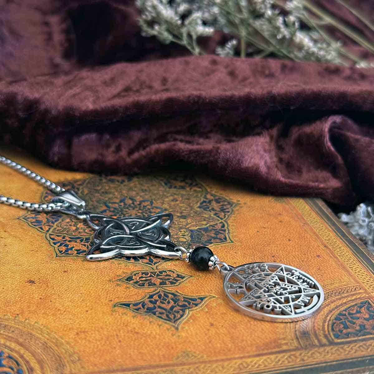 Colgante Tetragrammaton con Nudo de Bruja y Ónix - Imagen 7